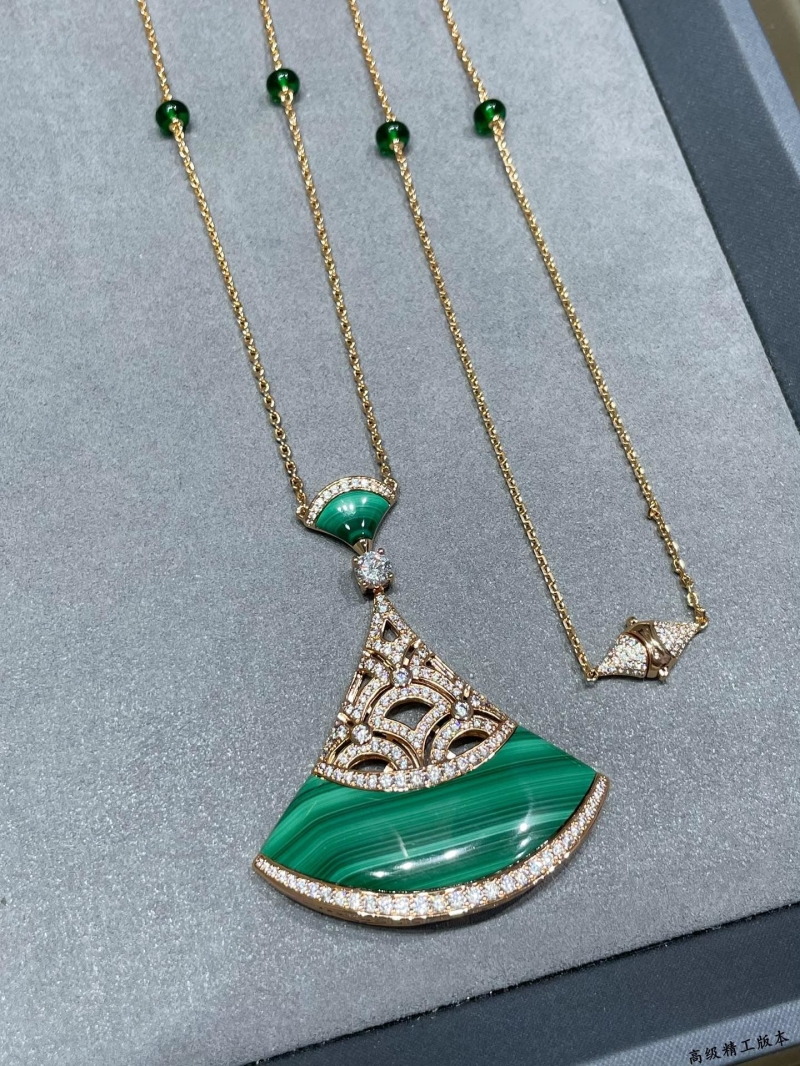 Bv1g*ai necklaces